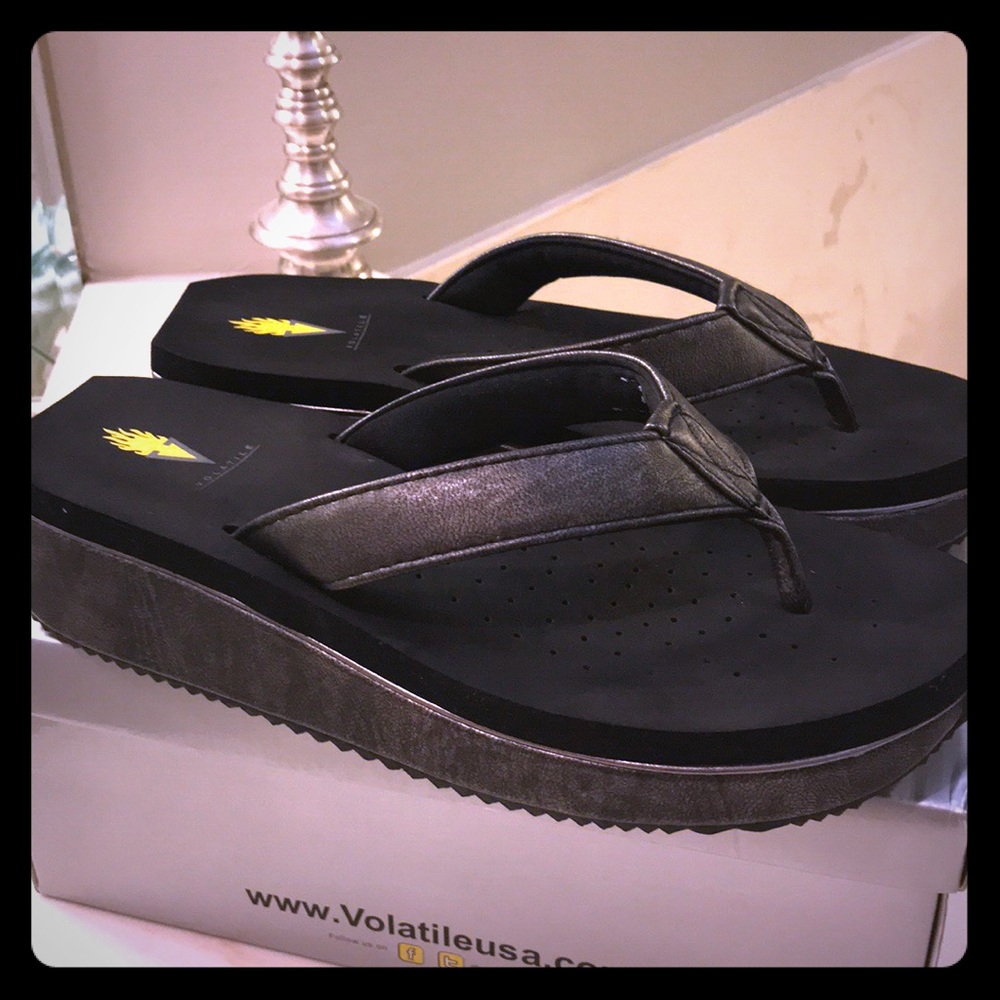 New Volatile Industry Antique Black wedge sandal